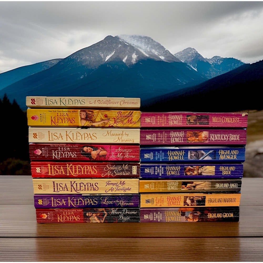 Lot of 15 Historical Romance Paperbacks Lisa Kleypas Hannah Howell Love Story